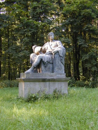 zamek-veltrusy - socha-boha-marta